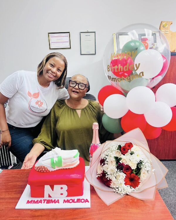 Customised Balloons, Mixed Bunch Flowers, and 750ml Robertson Sweet Rosé Combo - Image 2